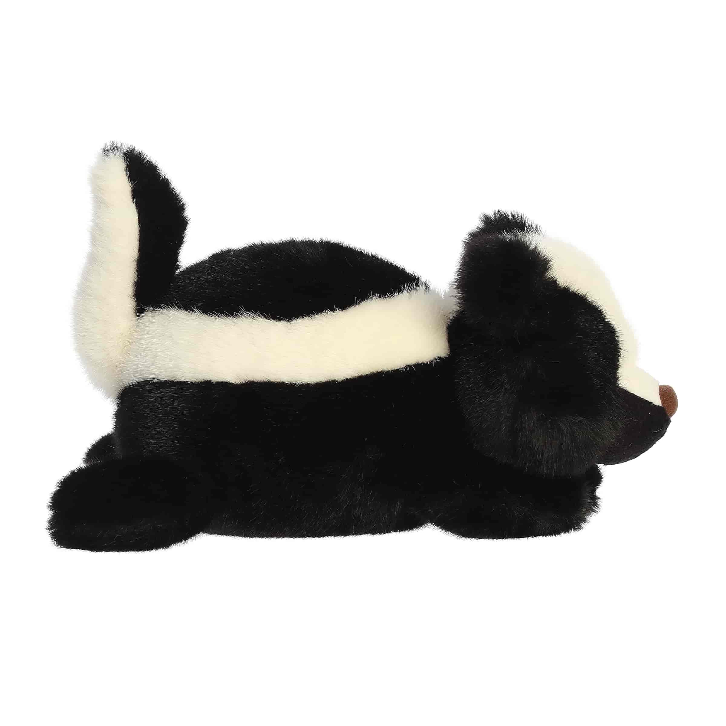 Skyler Skunk | Aurora Rumpler