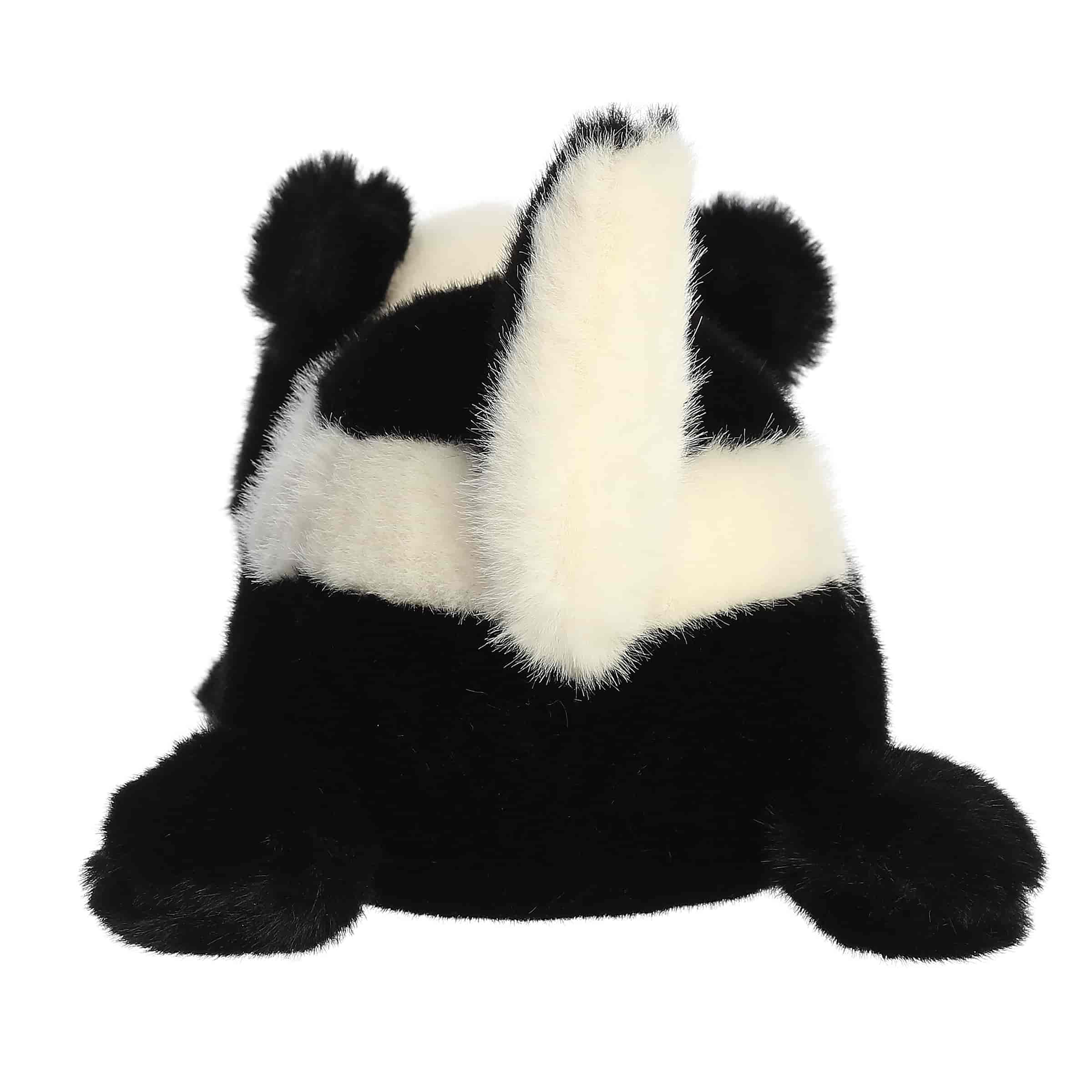 Skyler Skunk | Aurora Rumpler