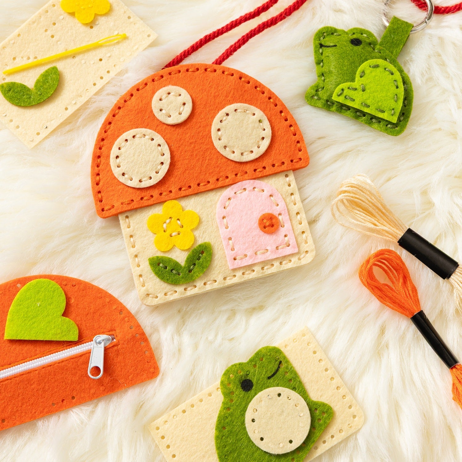 Toadstool Purse Mini Craft Kit | Petit Collage